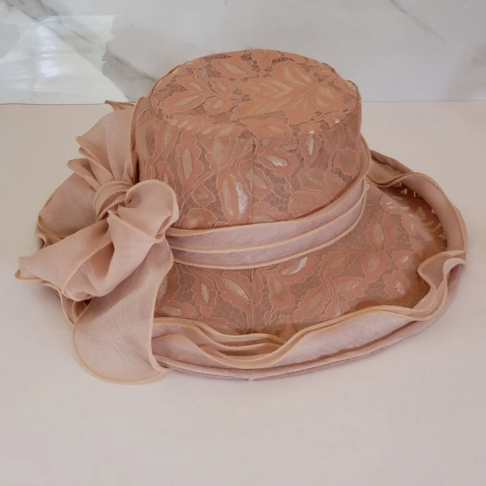 Ellen Tracy | Lace Leaf prin sewn hat